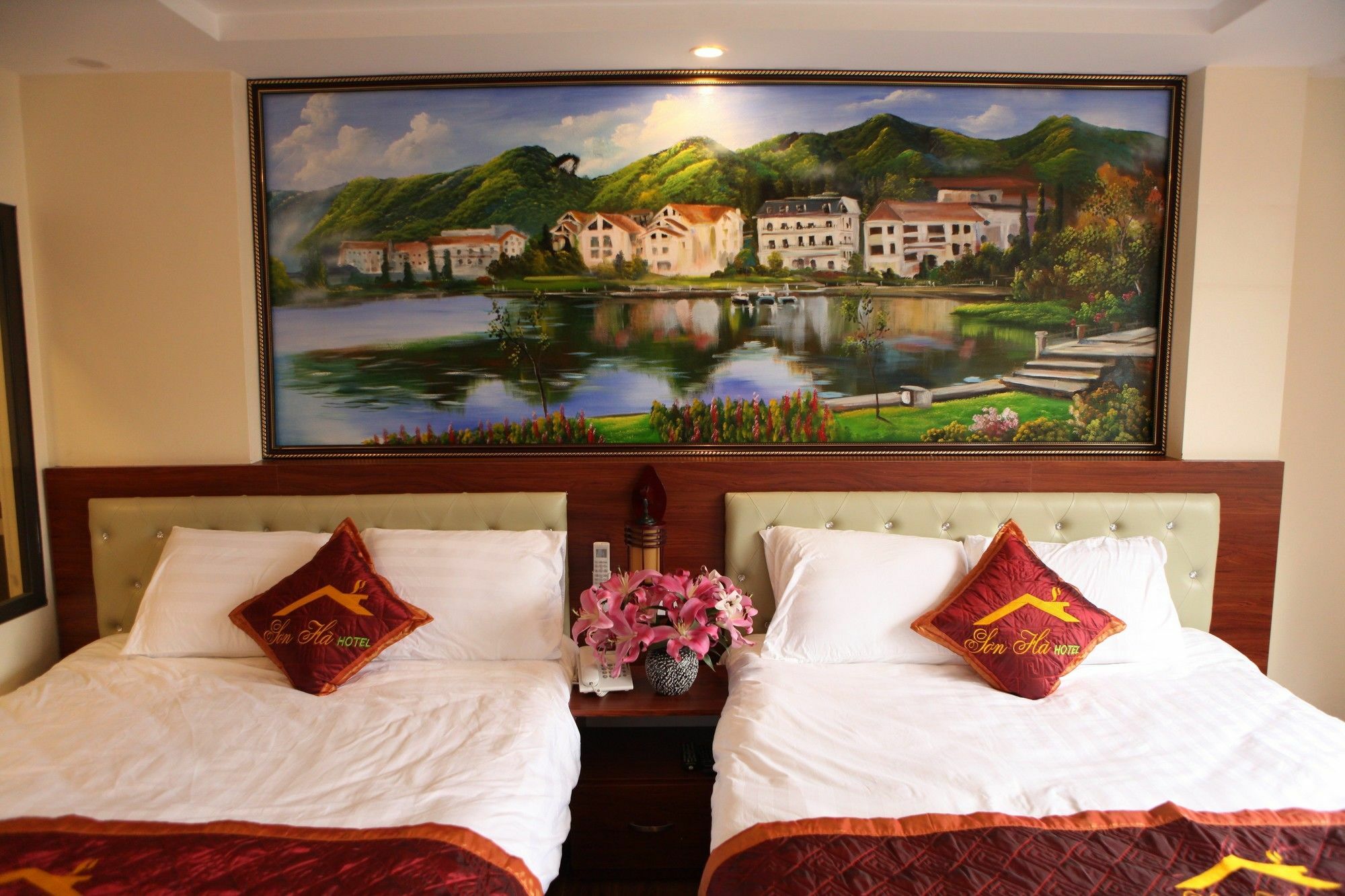 Son Ha Hotel